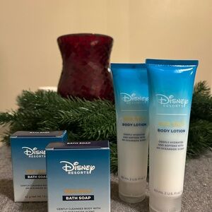 Disney Sea Salt Bath Set - Blue and White